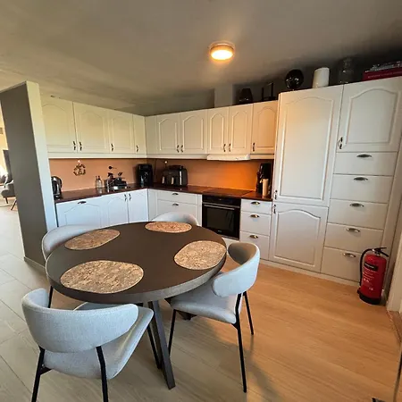 Apartman Spacious And Quiet In A Great Location